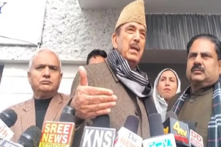 Shift Kashmiri Pandits To Jammu Till Situation Improves Ghulam Nabi Azad