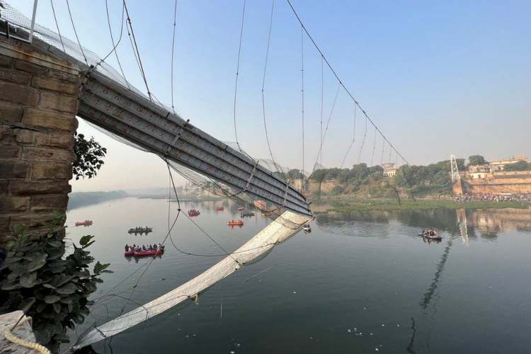 The collapsed bridge at Morbi