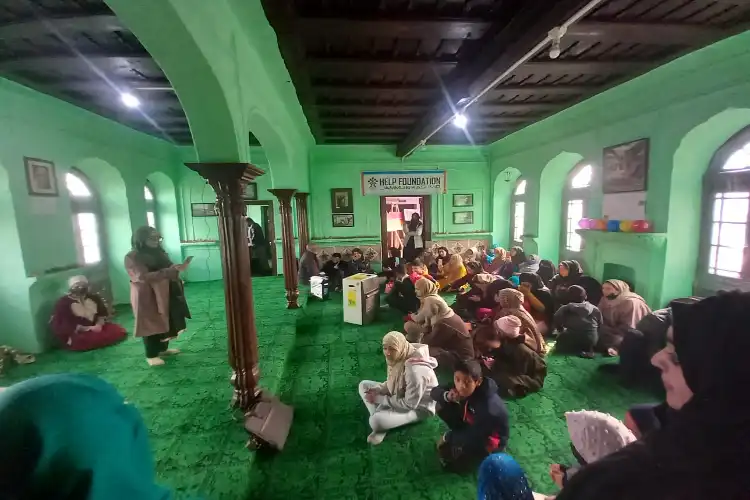 Women attending a workshop at Baitul Meeras, Srinagar