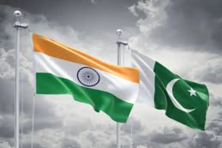 Flags of India and Pakistan