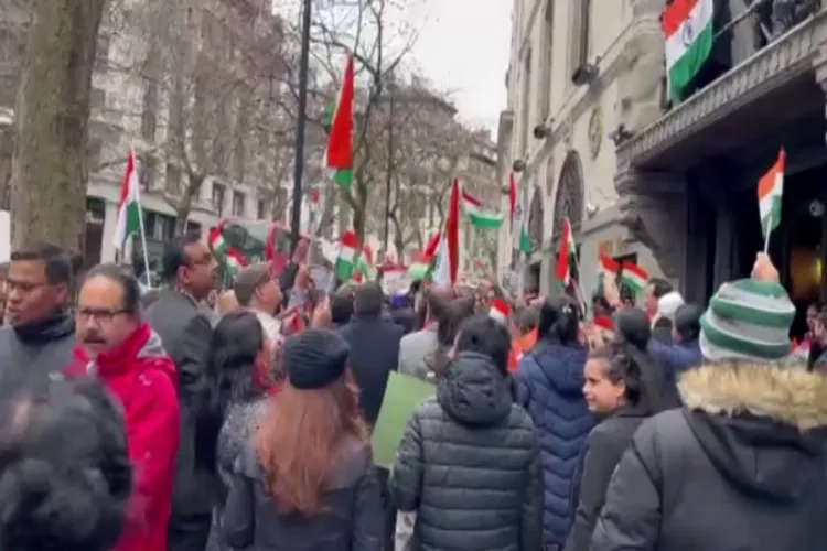 Indians in London come out in solidarity with the Indian flag