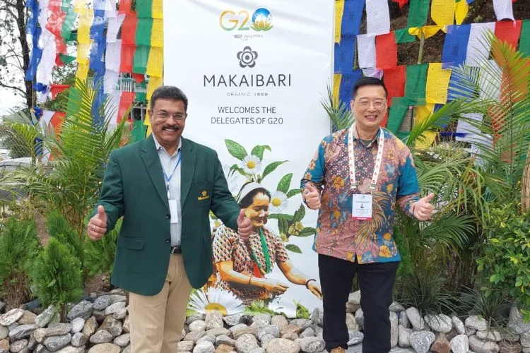 Singapore High Commissioner Simon Wong (right) at G-20 venue ion Darjeeling