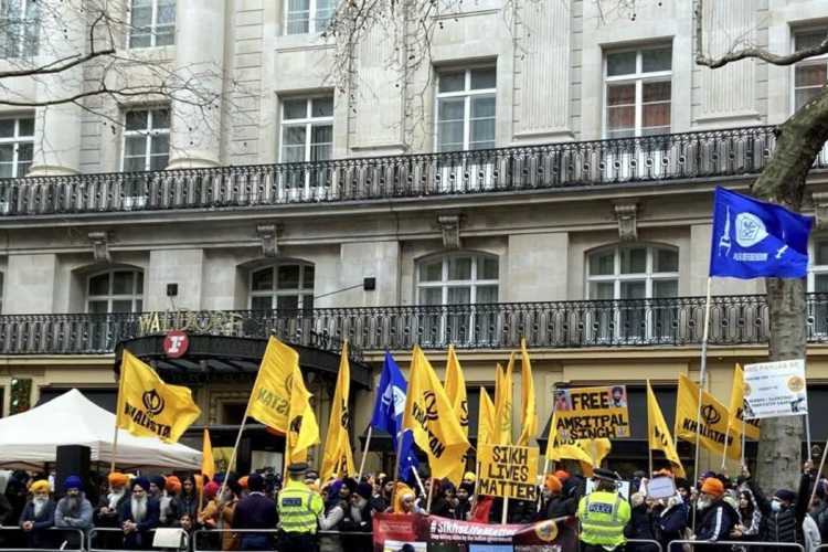 Pro-Khalistani protestors outside the Indian High Commission in London in March 2023