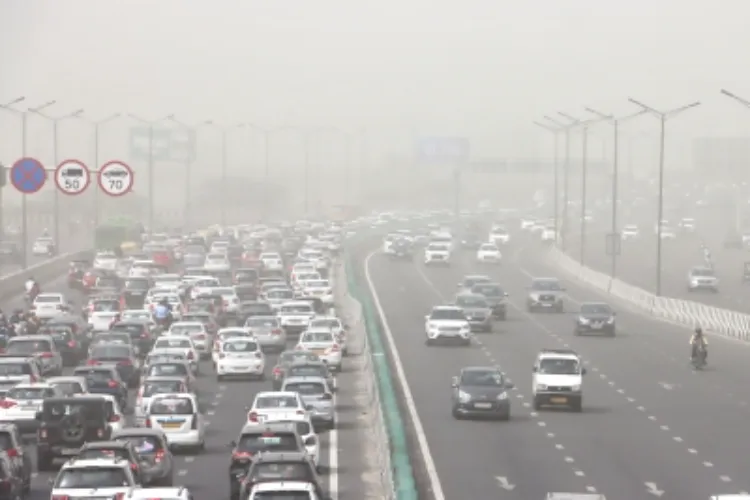 Road users in Delhi experienced dust pollution on Tuesday morning