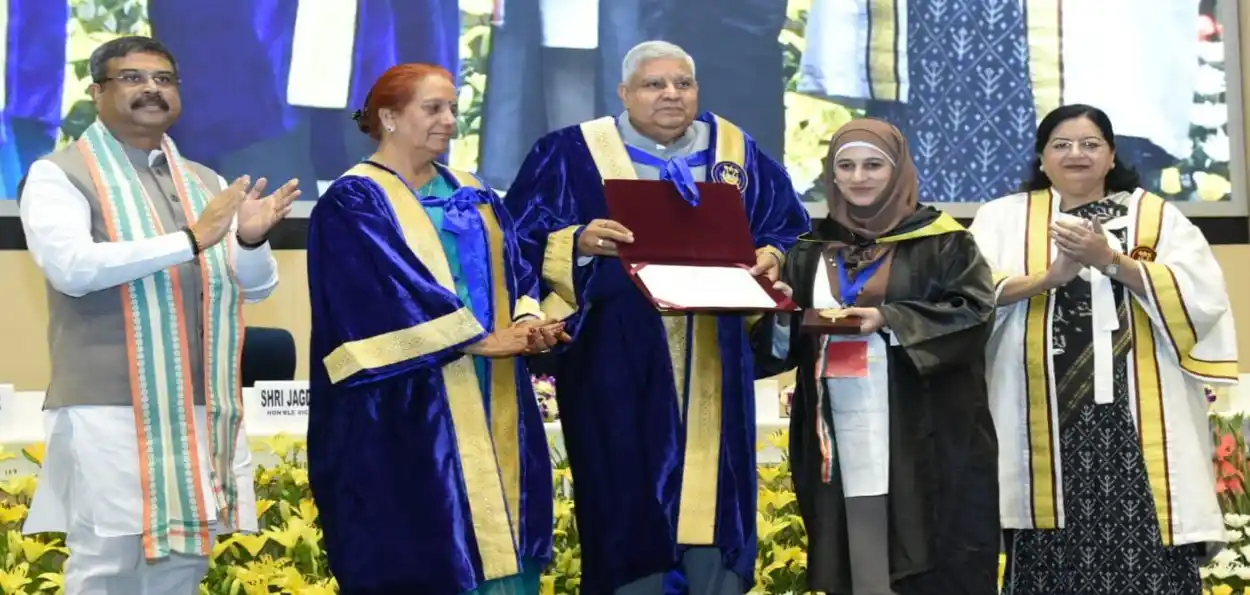 Vice President Jagdeep Dhankar presenting degrees to students at the convocation of Jamia Milia islami University in the presence of VC Prof Najma Akhtar