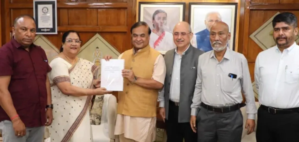 Expert committee submitting its report on the state's competence to frame laws to end polygamy to Assam Chief Minister Himanta Biswa Sarma