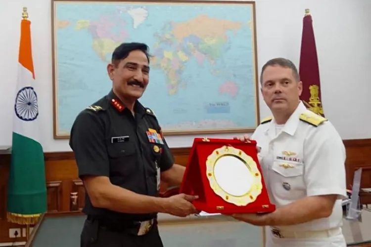 Rear Admiral Thomas M Henderschedt met DG Defence Intelligence Agency Lieutenant General Dinesh Singh Rana