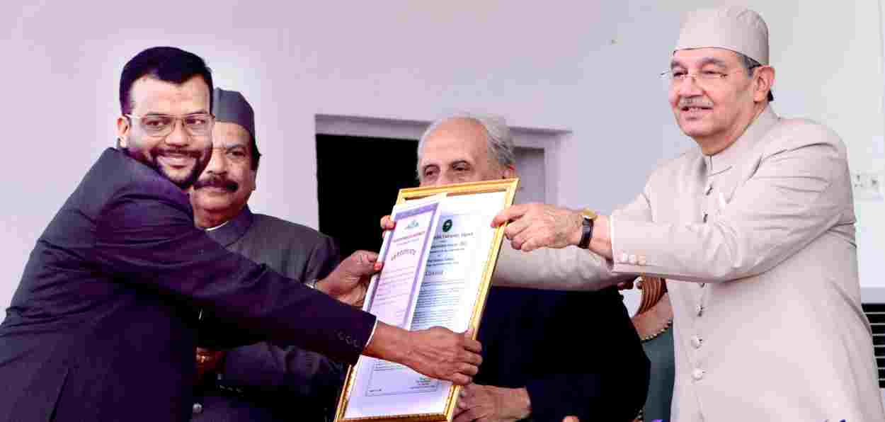 Scientist Dr. Hifzur R Siddique (Extreme left) receiving an award