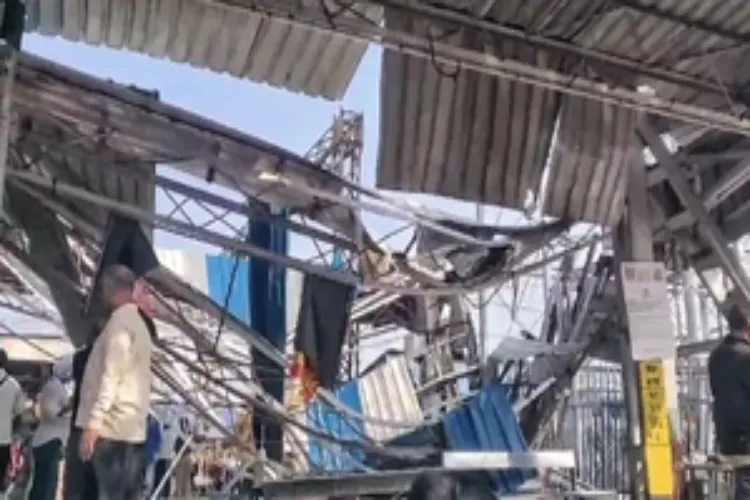 A giant water tank collapsed at Burdwan station