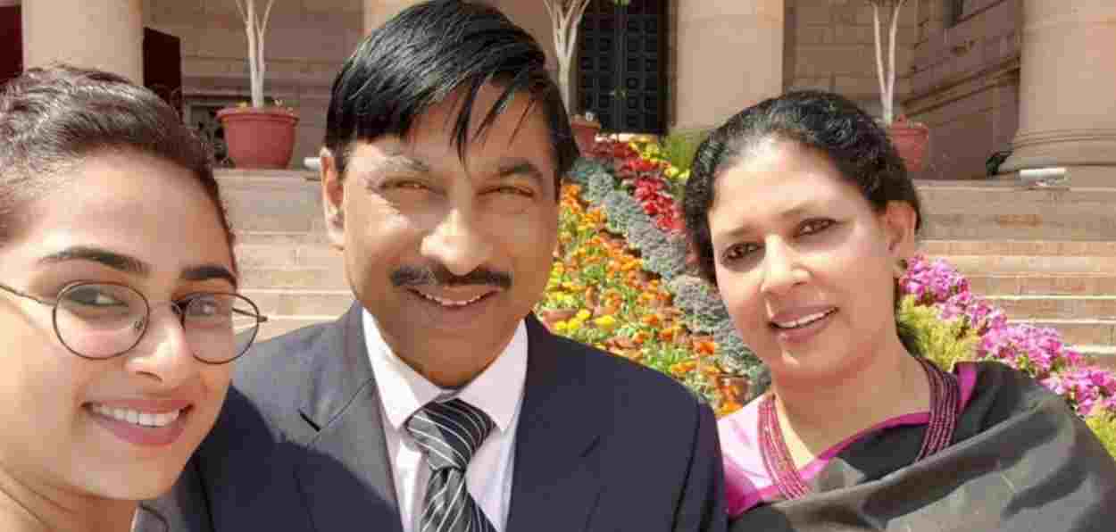 K K Muhammad with his family outside Rashtrapati Bhavan