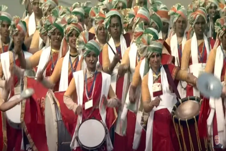 Women Musicians playing traditional Indian instruments (Videograb)