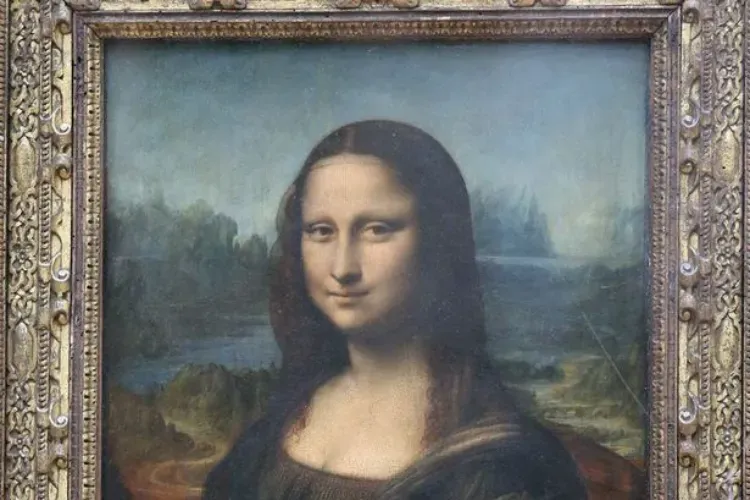 The iconic Mona Lisa painting in Paris 