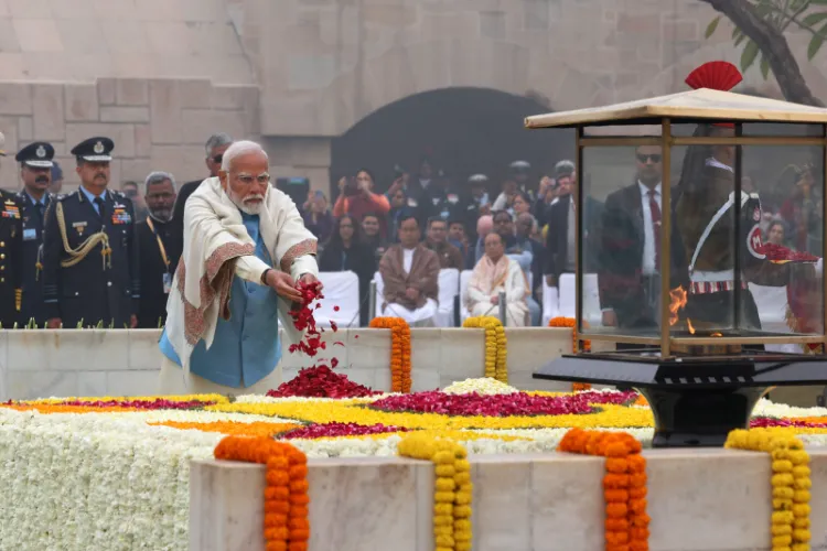 PM Modi Pays Floral Tribute To Mahatma Gandhi On His 76th Death Anniversary