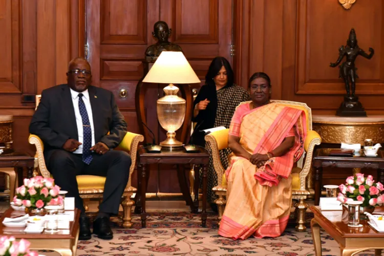 President Droupadi Murmu with Prime Minister of Guyana, Brigadier (Retd) Mark Phillips