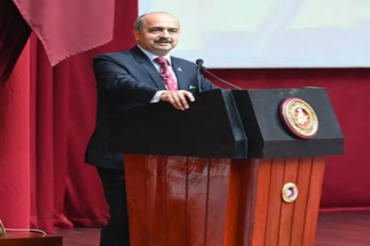 Chief of the Air Staff (CAS) Air Chief Marshal V.R. Chaudhari addressing the 79th Staff Course at the Defence Services Staff College (DSSC) in Wellington, Tamil Nadu.