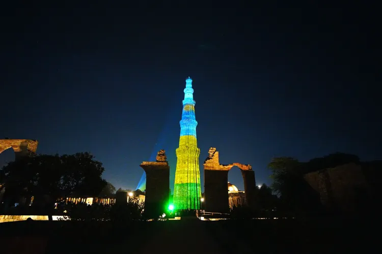 Qutab Minar soaked in colours of Rwandan flag in memory of Rawanda genocide