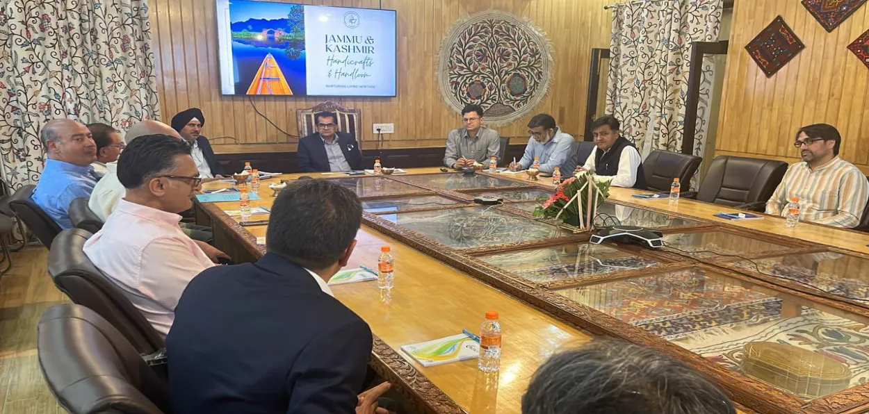 Amitabh Kant in a meeting with J&K bureaucrats in Srinagar