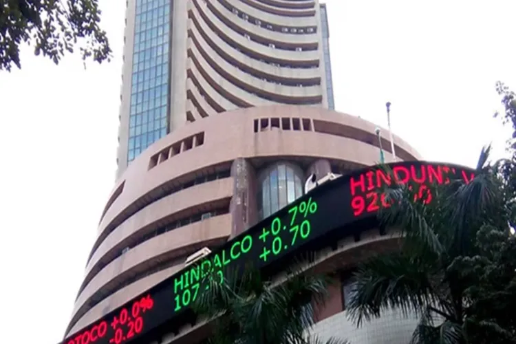 Sensex and Nifty contibue to stay high