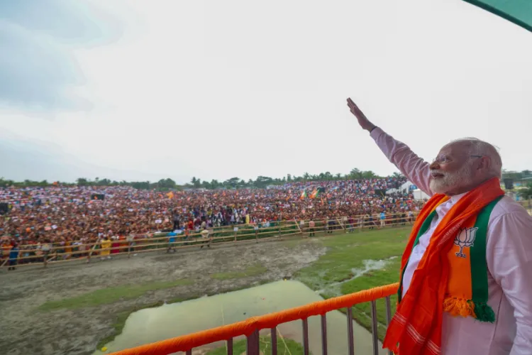 Prime Minister Narendra Modi waves at the public at Mathurapur, West Bengal rally (X)