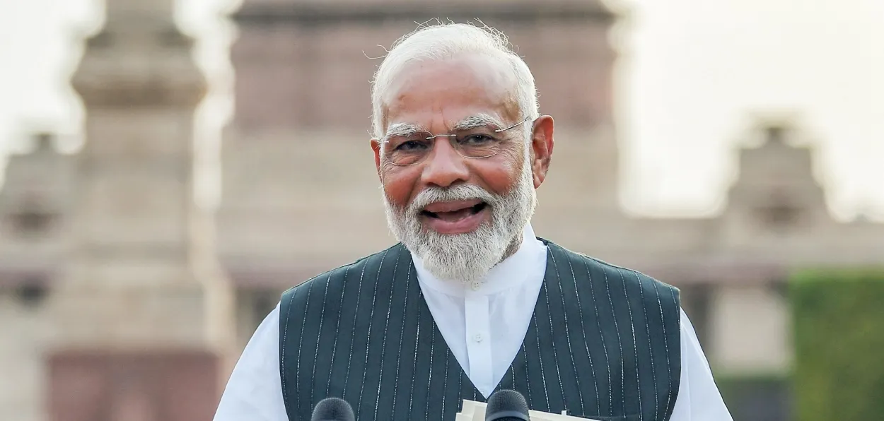 Prime Minister Narendra Modi on way to meet President Draupadi Murmu with letters of support from allies