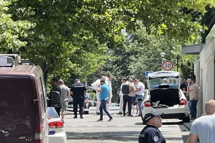 Scene outside the Israeli embassy in Belgrade after attack
