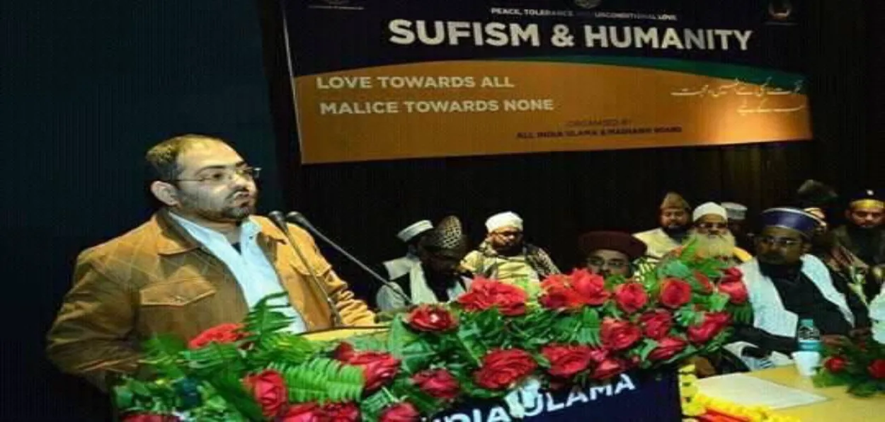 Younus Mohani addressing a seminar on Sufism