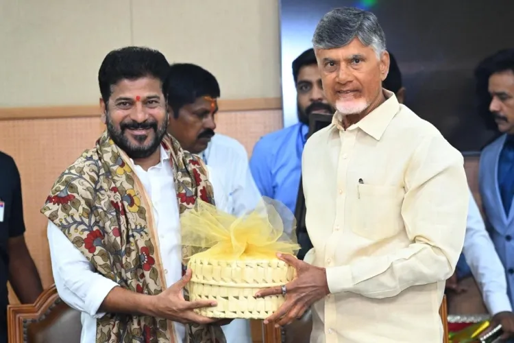 Chiefs minister of  Telangana A. Revanth Reddy (left) and Andhra Pradesh N. Chandrababu Naidu.