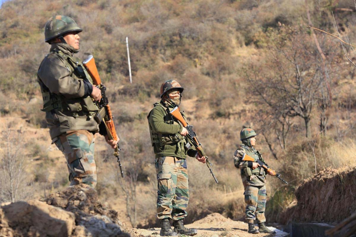 Alert troops of the Army foiled an infiltration bid in Rajouri district.