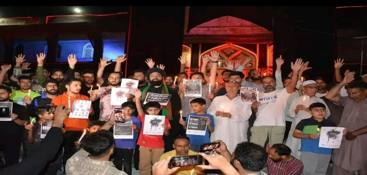 Shia Muslims of Kashmir holding a candle light protest against killing of Shia at Parachinar, Pakistan