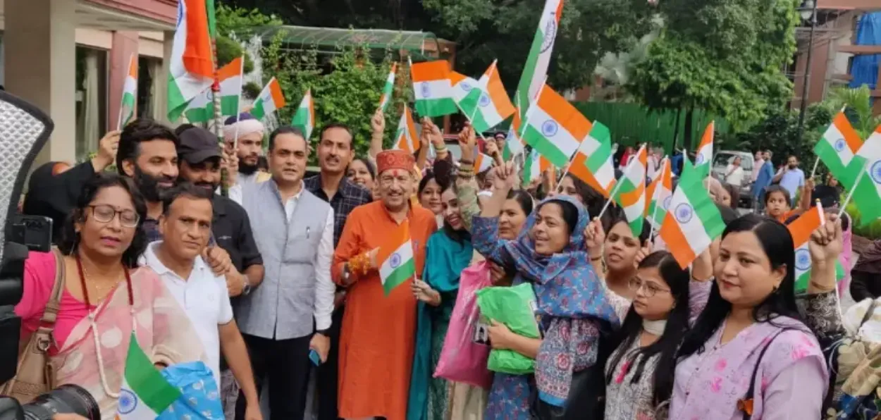 Muslim Rashtiry Manch activists with chief Patron Indresh Kumar celebrating Raksha Bandhan