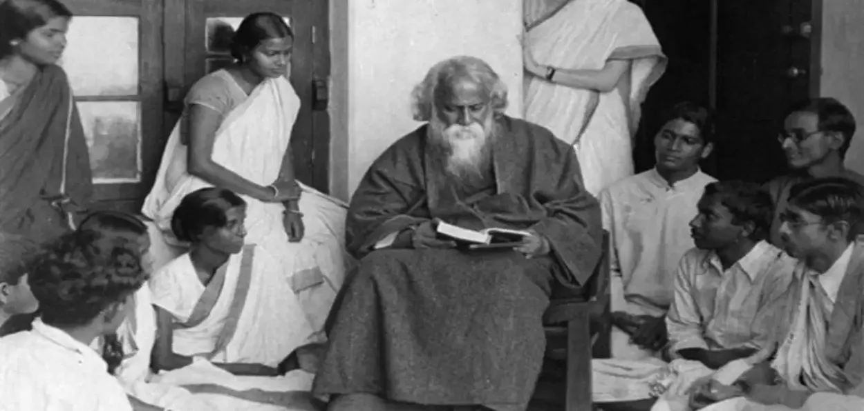 Rabindranath Tagore with his students in Shantiniketan