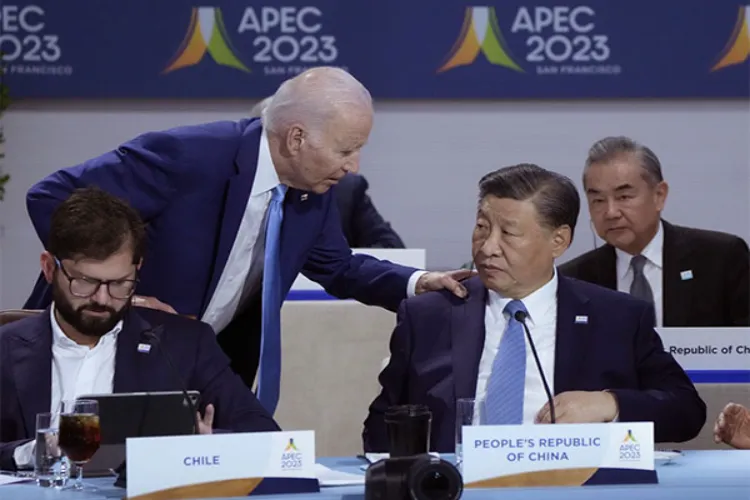 US President Joe Biden with Chinese President Xi Jinping