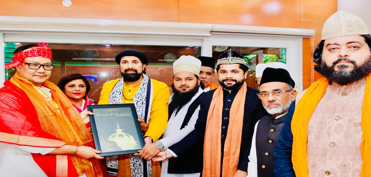 Minister for Minority Affairs Kiren Rijiju meeting the represenatives of Sufi shrines