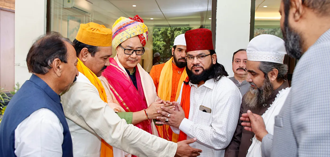 Minority Affairs Minister Kiren Rijiju with Muslim representatives