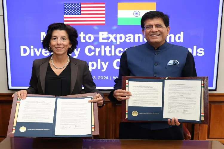 Minister for Commerce and Industry Piyush Goyal signing agrement with US Secretary fo State for Commerce  Gina Raimondo