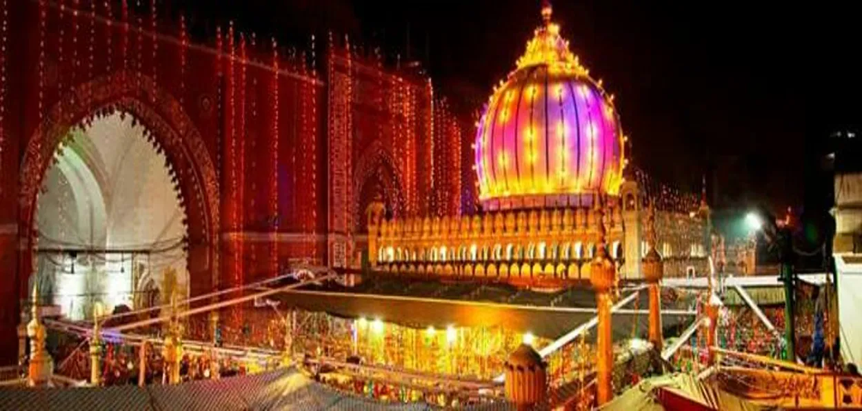 The dargah of Hazrat Nizamuddin Auliya decked on for the Urs celebrations