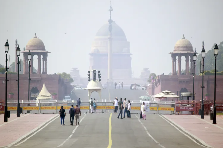 A scene of Central Delhi on November 6