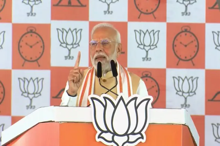 Prime Minister Narendra Modi addressing a rally in Maharashtra