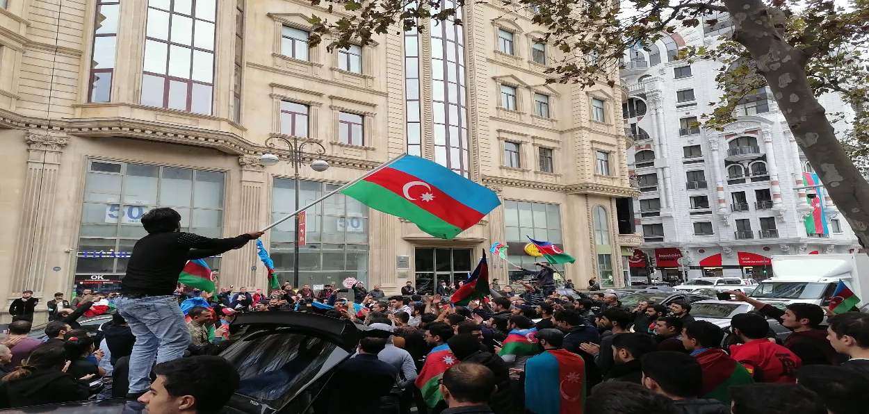 Azerbiajani people celebrating the national day (Wikepedia photo: Toghrul Rahimli