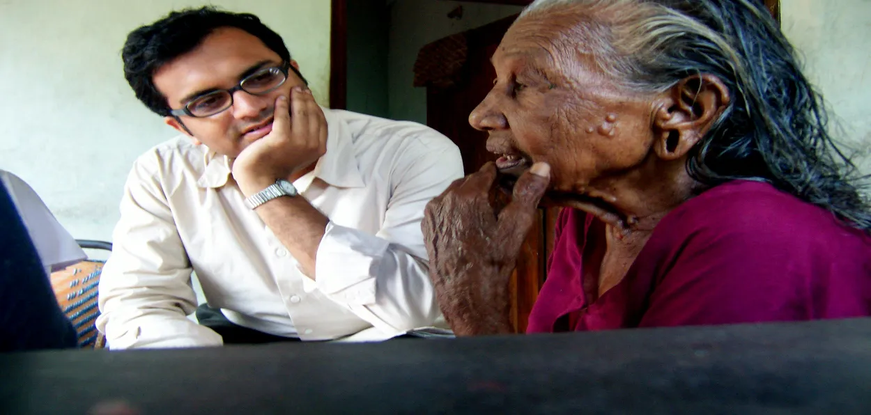 A doctor with a Palliative patient (Images from Kerala pain and Palliative care society website)An old being being attended by Palliative care nurses at his home somewhere in Kerala