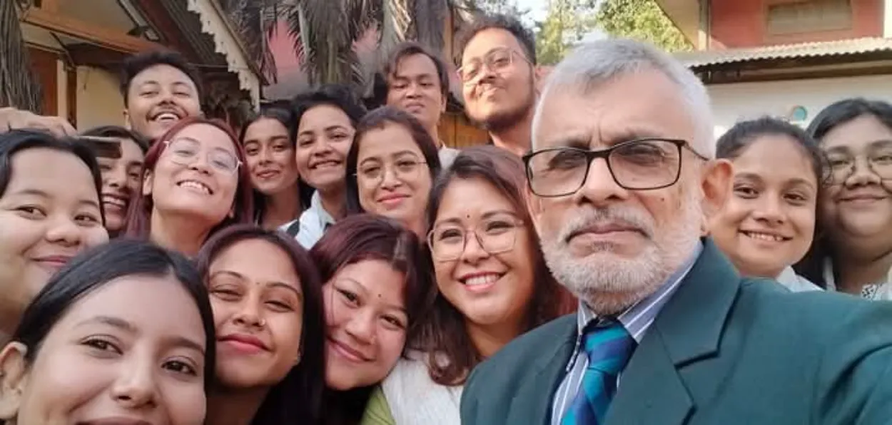 Nurul Islam Lashkar clicking a selfie with PR course students