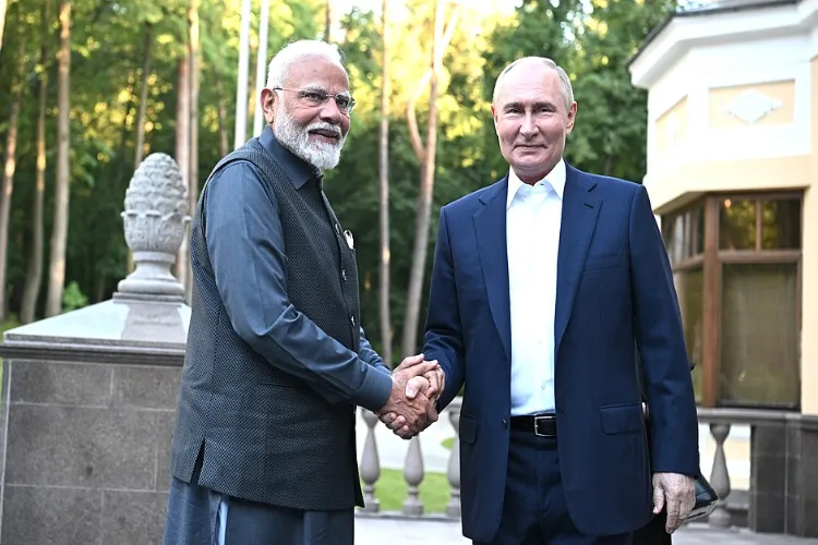 Prime Minister Narendra Modi with Russian President Vladimir Putin