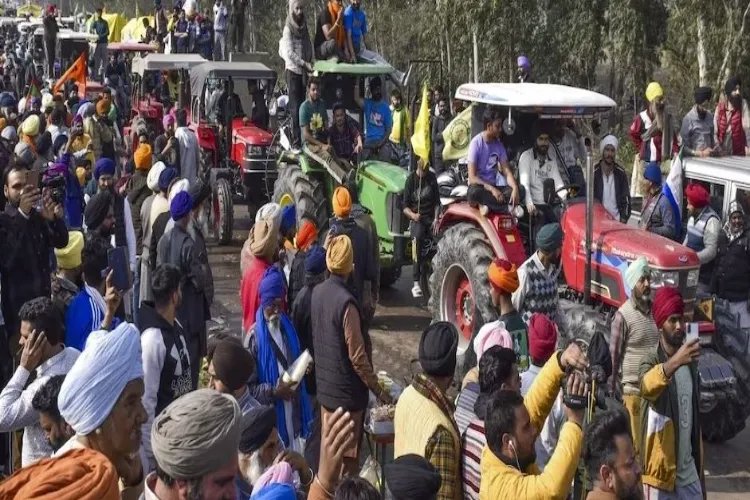 farmers clashing with Delhi Police (file