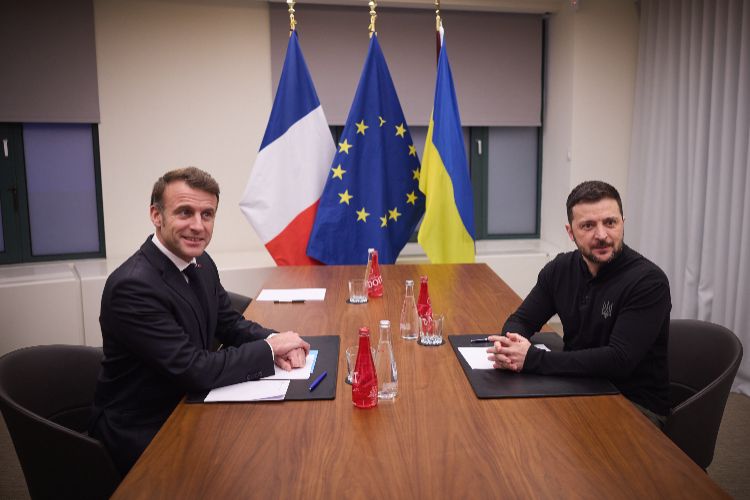 President of Ukraine, Volodymyr Zelenskyy with French President Emmanuel Macron