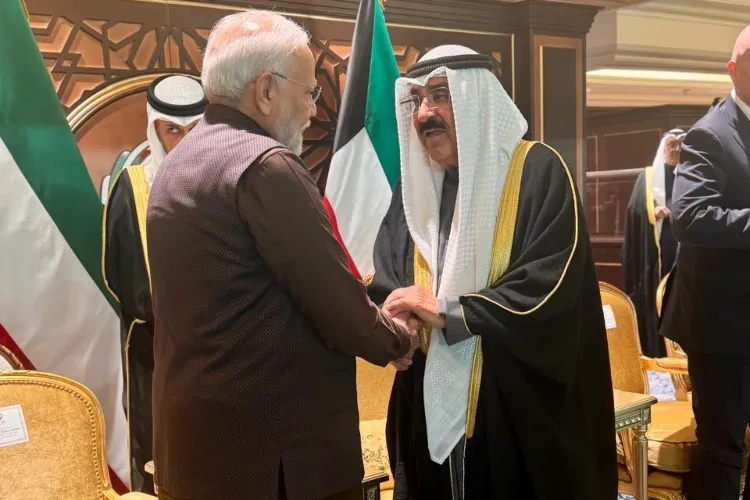 Prime Minister Narendra Modi with the Amir of the State of Kuwait, Sheikh Meshal Al-Ahmad Al-Jaber Al-Sabah