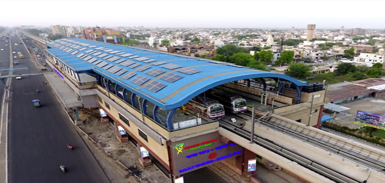 A station of Delhi Metro which taps solar energy