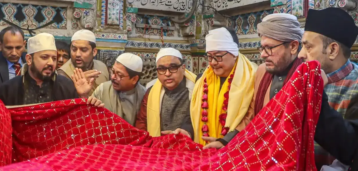 Union Minister Kiren Rijiju at the dargah of Khwaja Moinuddin Chishty