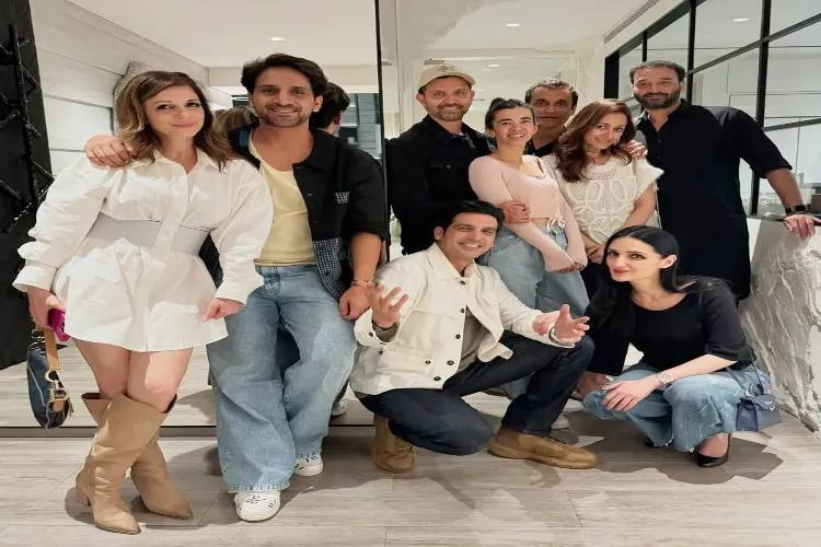 Hriithk Roshan with ex-wife Sussanne Khan and his lady love Saba Azad