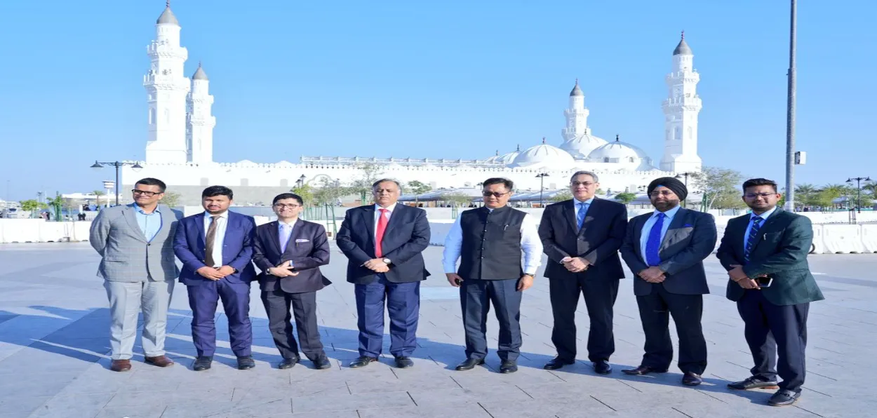 Minister for Minority Affairs Kiren Rijiju and officials standing on periphery of Masjid-e-nabwi (X)