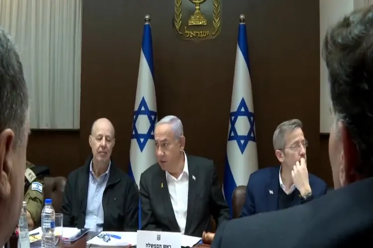 Israeli Prime Minister Benjamin Netanyahu with his cabinet ministers